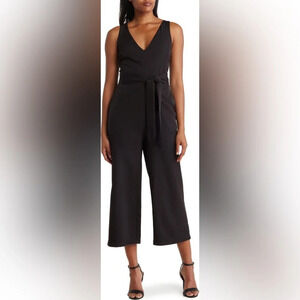Sam Edelman V-Neck Sleeveless Tie Waist Zipper Back
Crop  Jumpsuit-BLACK / 10
